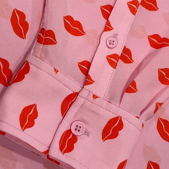 ~ NEW Macy's 2x Blouse Pink Red Lips Kiss Long Sleeve Button Shirt Flowy XXL NWT - Picture 5 of 12